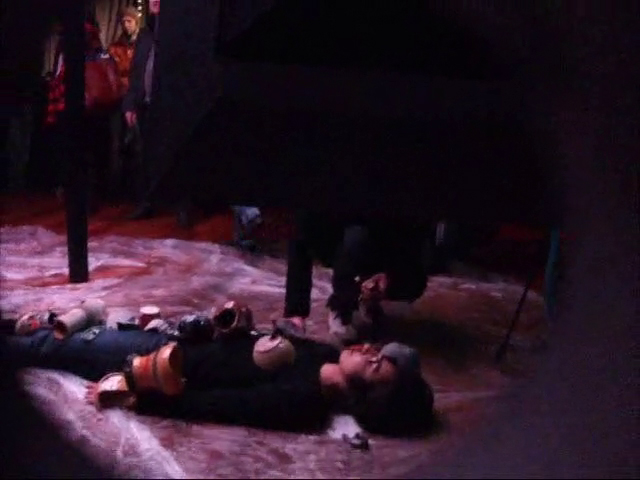 dimanche rouge, 11, performances