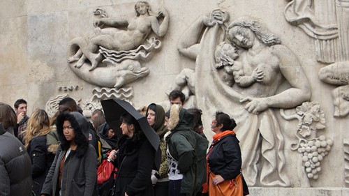 street-art, parvis, palais de tokyo, jr, artiste, performer, photographe, bnf, inside out, iop