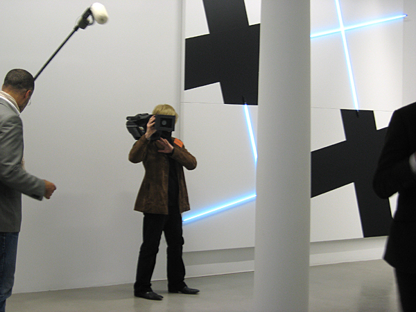 galerie kamel mennour, françois morellet, camille henrot, egyptomania, laura houeix, néons, exposition