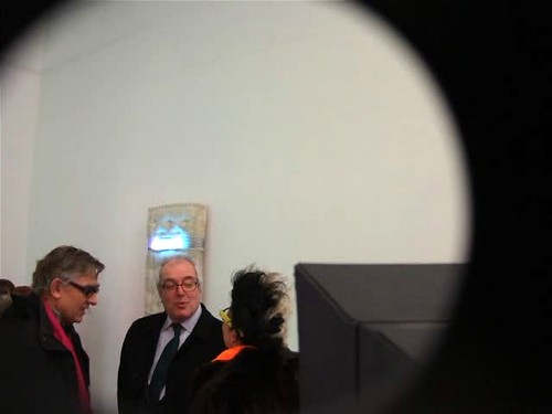 maison rouge, néon, who s afraid of red yellow and blue