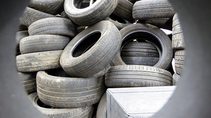 thomas hirschhorn, palais de tokyo, flamme éternelle, gdf suez, galerie chantal crousel, fondation jan michalski, julien fronsacq