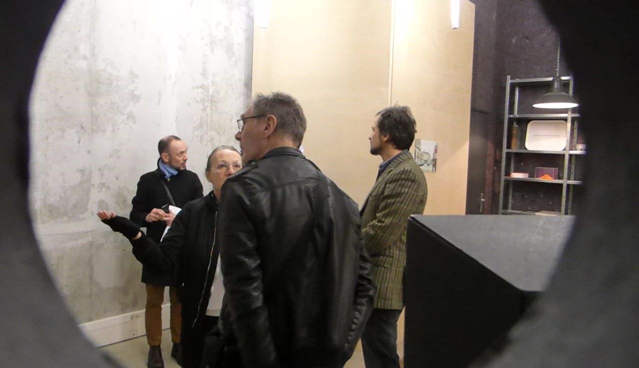 salle principale, la galerie, Orientation, exposition collective, Annie Vigier, Franck Apertet, Dominique Matthieu, Gianni Pettena, Matthieu Saladin, Lois Weinberger 