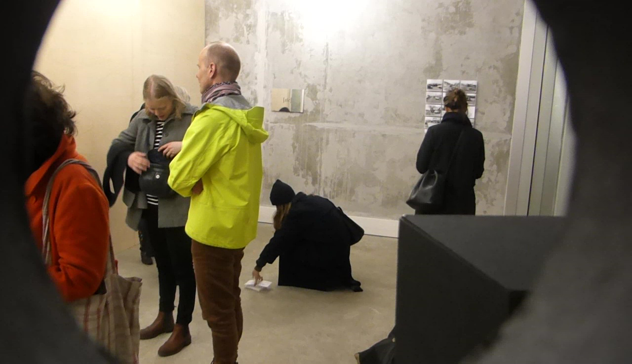 salle principale, la galerie, Orientation, exposition collective, Annie Vigier, Franck Apertet, Dominique Matthieu, Gianni Pettena, Matthieu Saladin, Lois Weinberger 